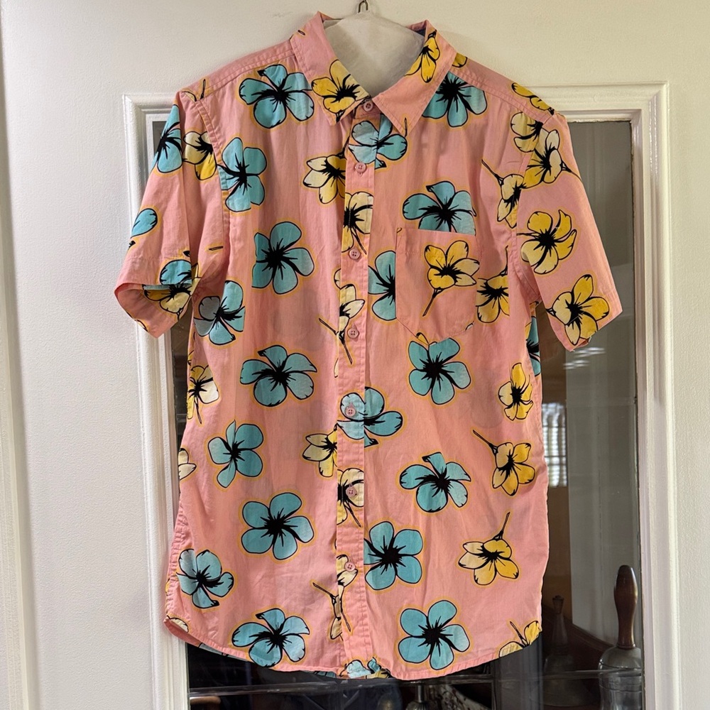 RETROFIT floral pink short sleeved button down shirt